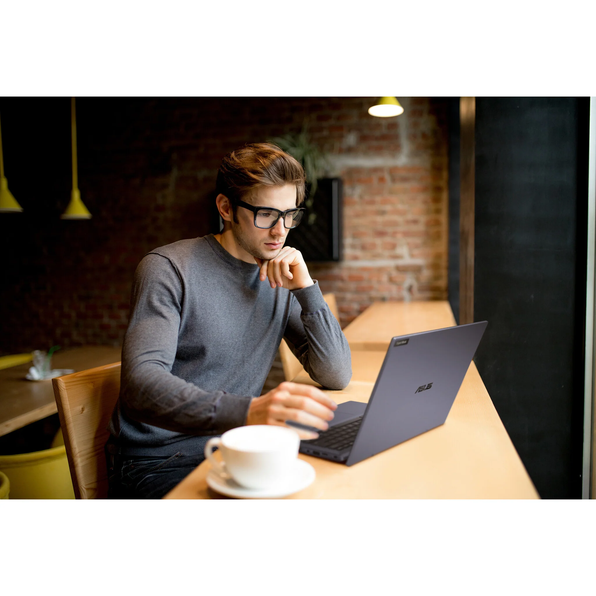 ASUS ExpertBook B5 OLED Laptop - 40.6 cm (16") - Intel® Core™ i5-1240P - 8 GB DDR5-SDRAM - 256 GB SSD - Wi-Fi 6E - Windows 11 Pro - Black - Image 5