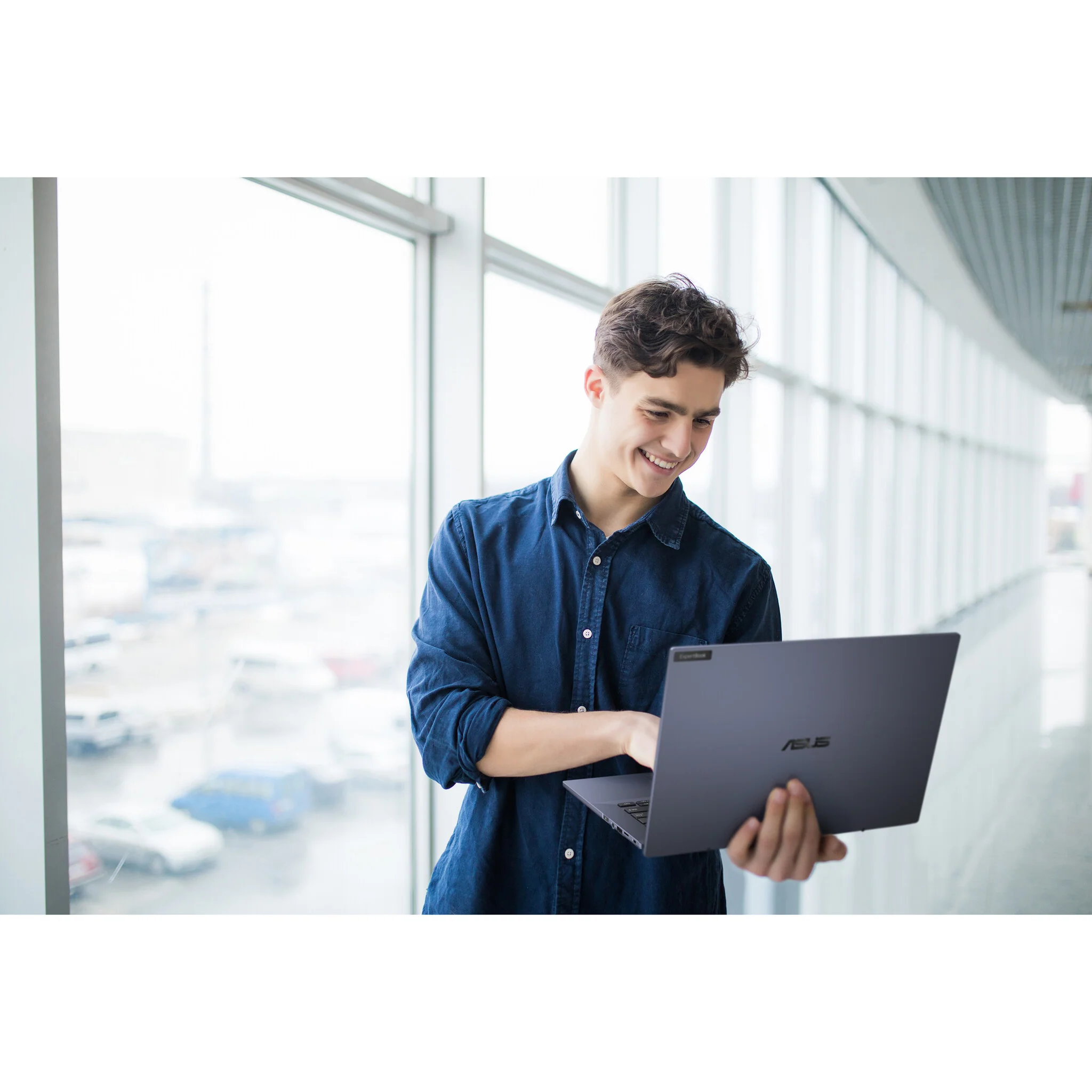 ASUS ExpertBook B5 OLED Laptop - 40.6 cm (16") - Intel® Core™ i5-1240P - 8 GB DDR5-SDRAM - 256 GB SSD - Wi-Fi 6E - Windows 11 Pro - Black - Image 6