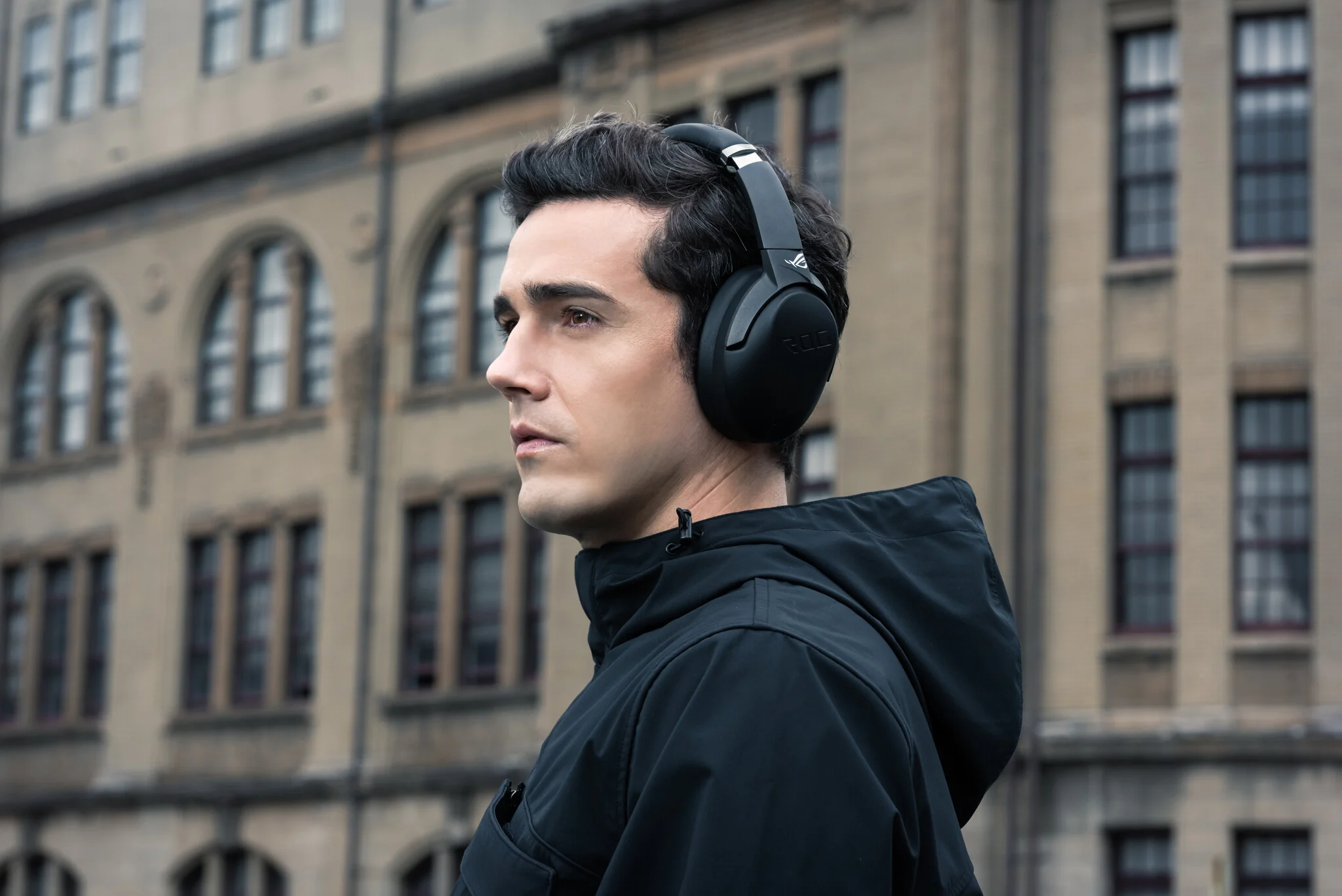 ASUS ROG Strix Go BT - Wired & Wireless Bluetooth Gaming Headset in Black - Image 19