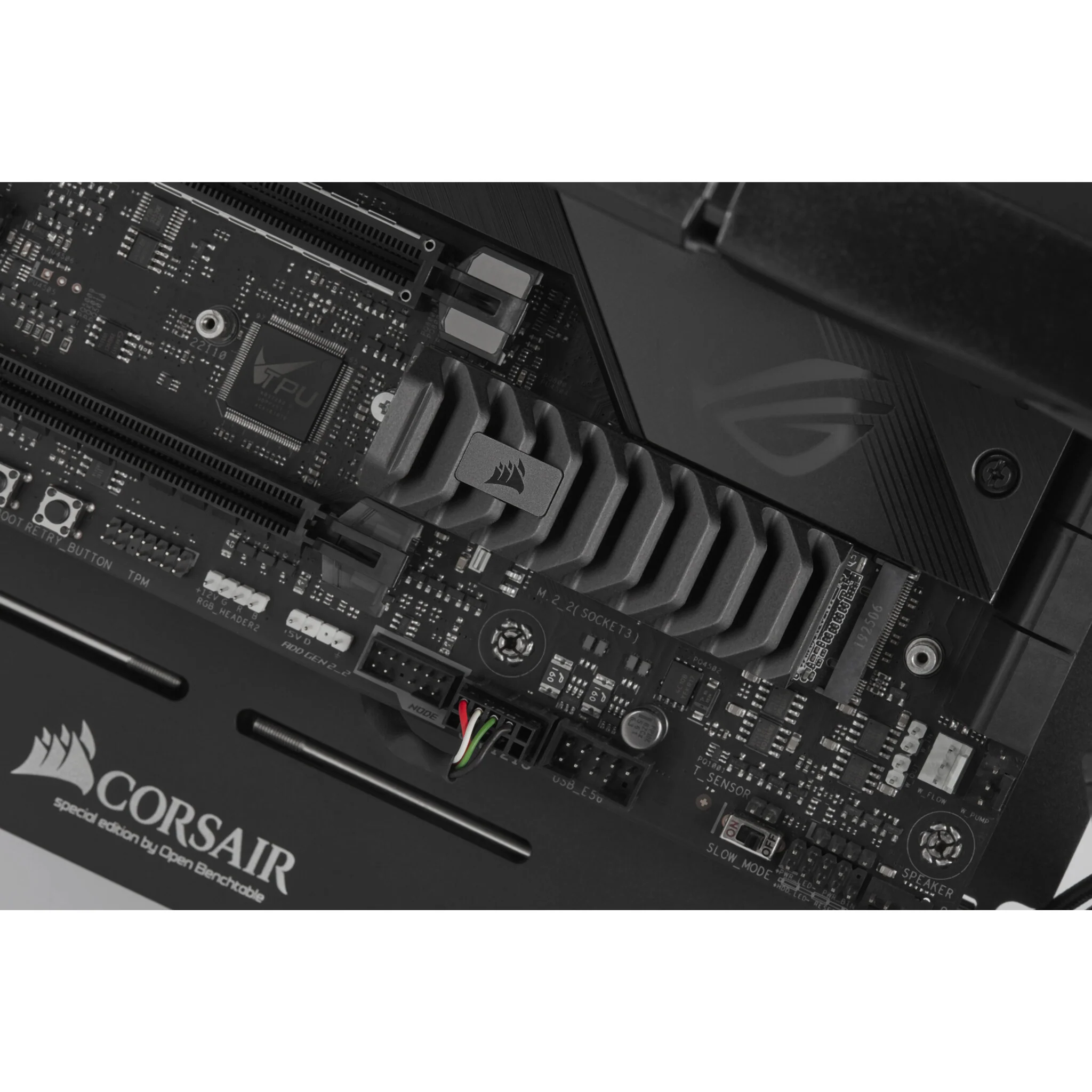 Corsair MP600 PRO XT - PCI Express 4.0 3D TLC NAND NVMe M.2 SSD - 4 TB - Image 3