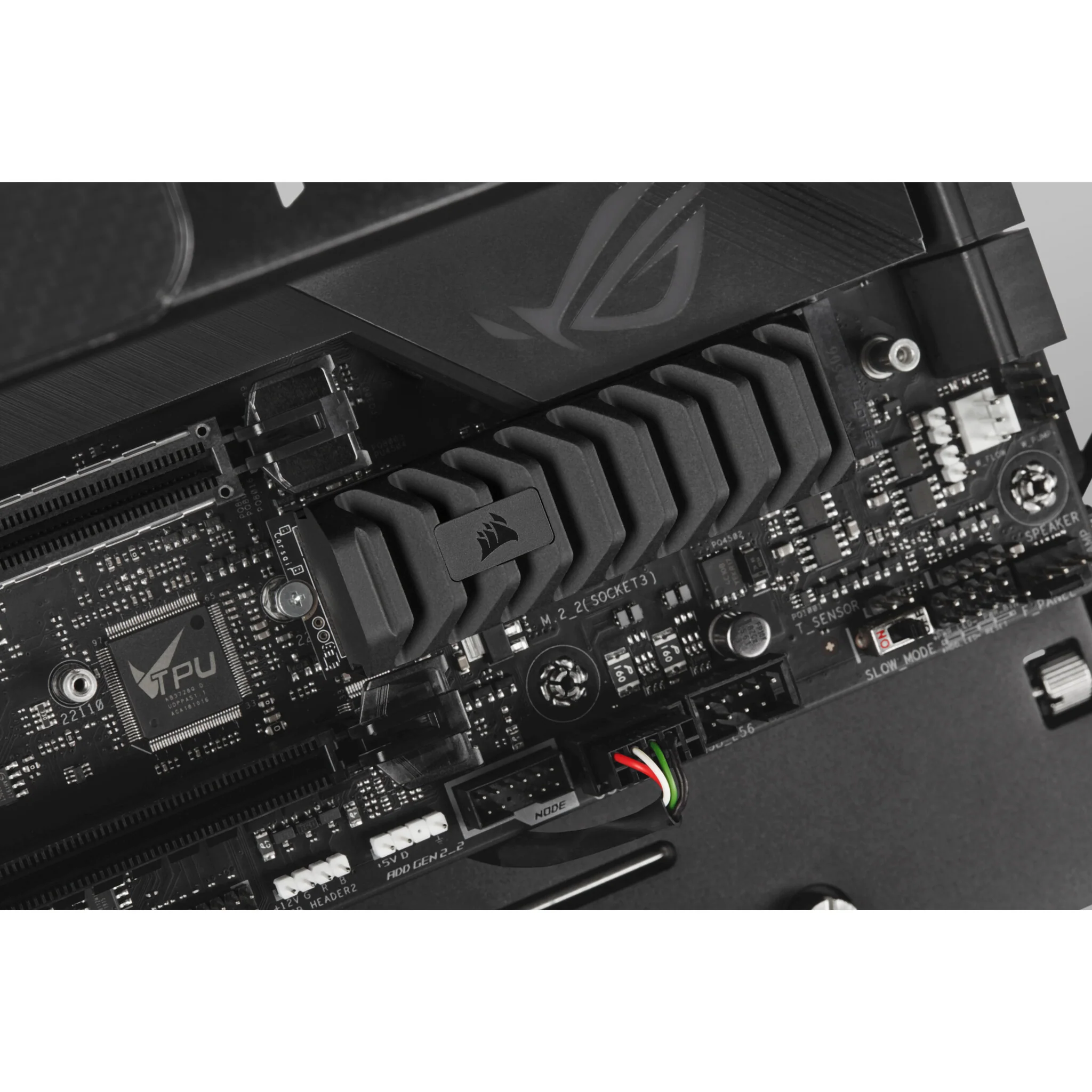 Corsair MP600 PRO XT - PCI Express 4.0 3D TLC NAND NVMe M.2 SSD - 4 TB - Image 4