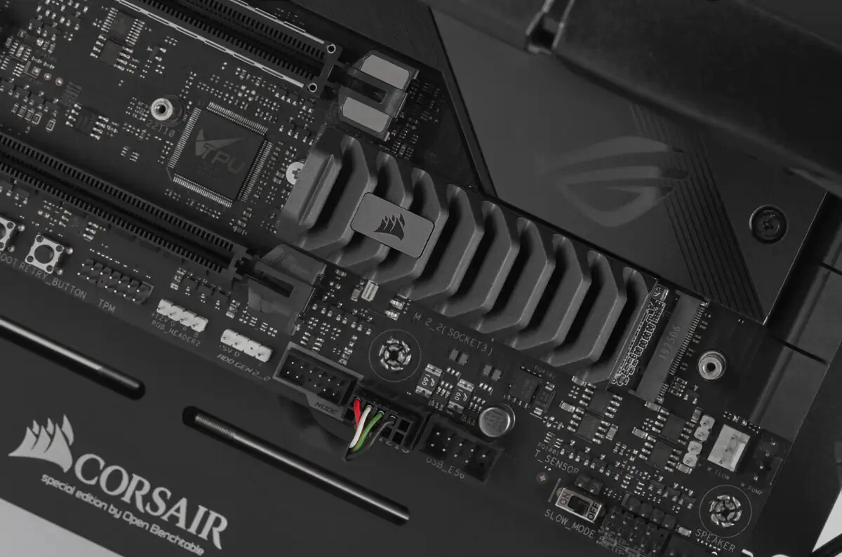 Corsair MP600 PRO XT - PCI Express 4.0 3D TLC NAND NVMe M.2 SSD - 8 TB - Image 2