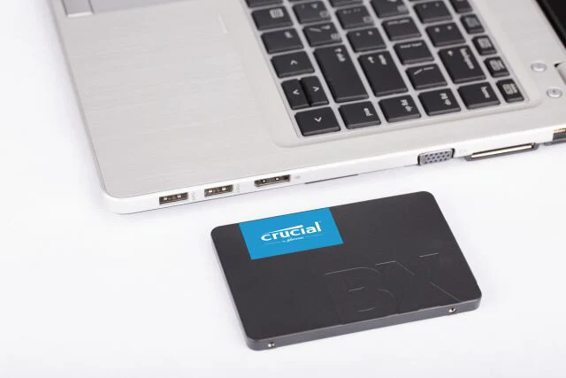 Crucial BX500 - Serial ATA III 3D NAND 2.5" SSD - 240 GB - Image 4
