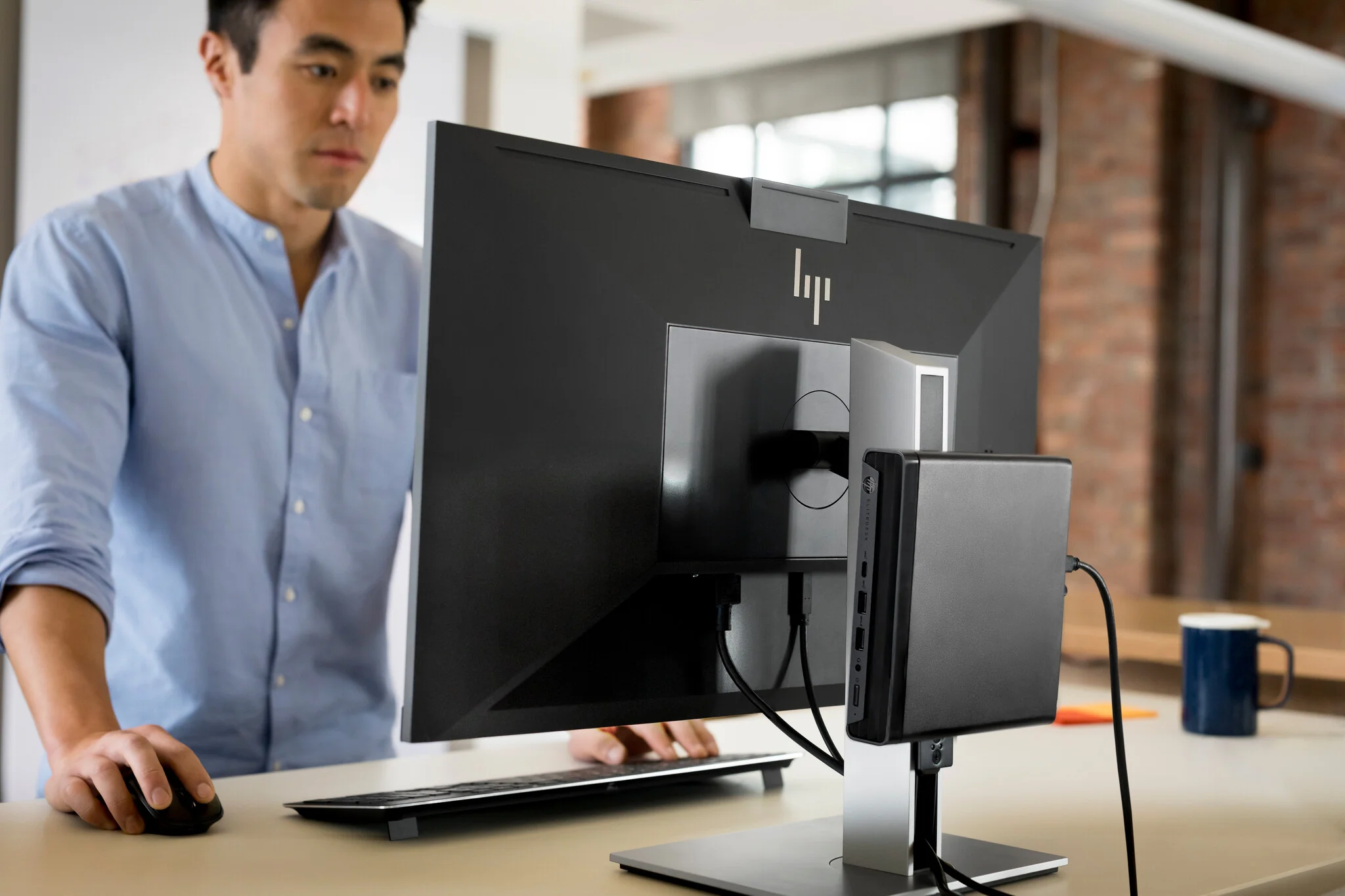 HP E27D G4 - 68.6 cm (27") 2560 x 1440p Quad HD Monitor - Image 15