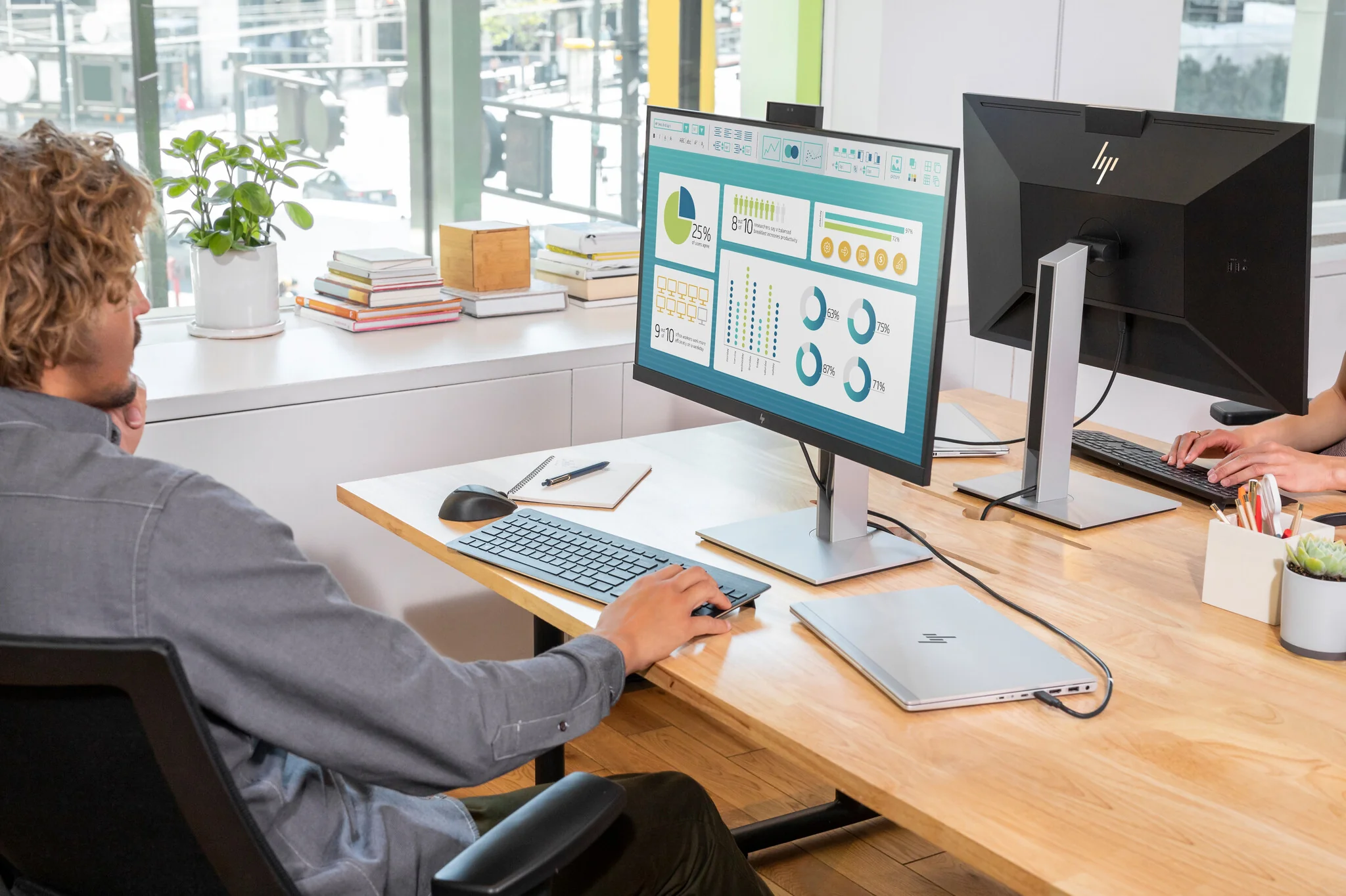 HP E27D G4 - 68.6 cm (27") - 2560 x 1440 pixels Quad HD Monitor - Image 13