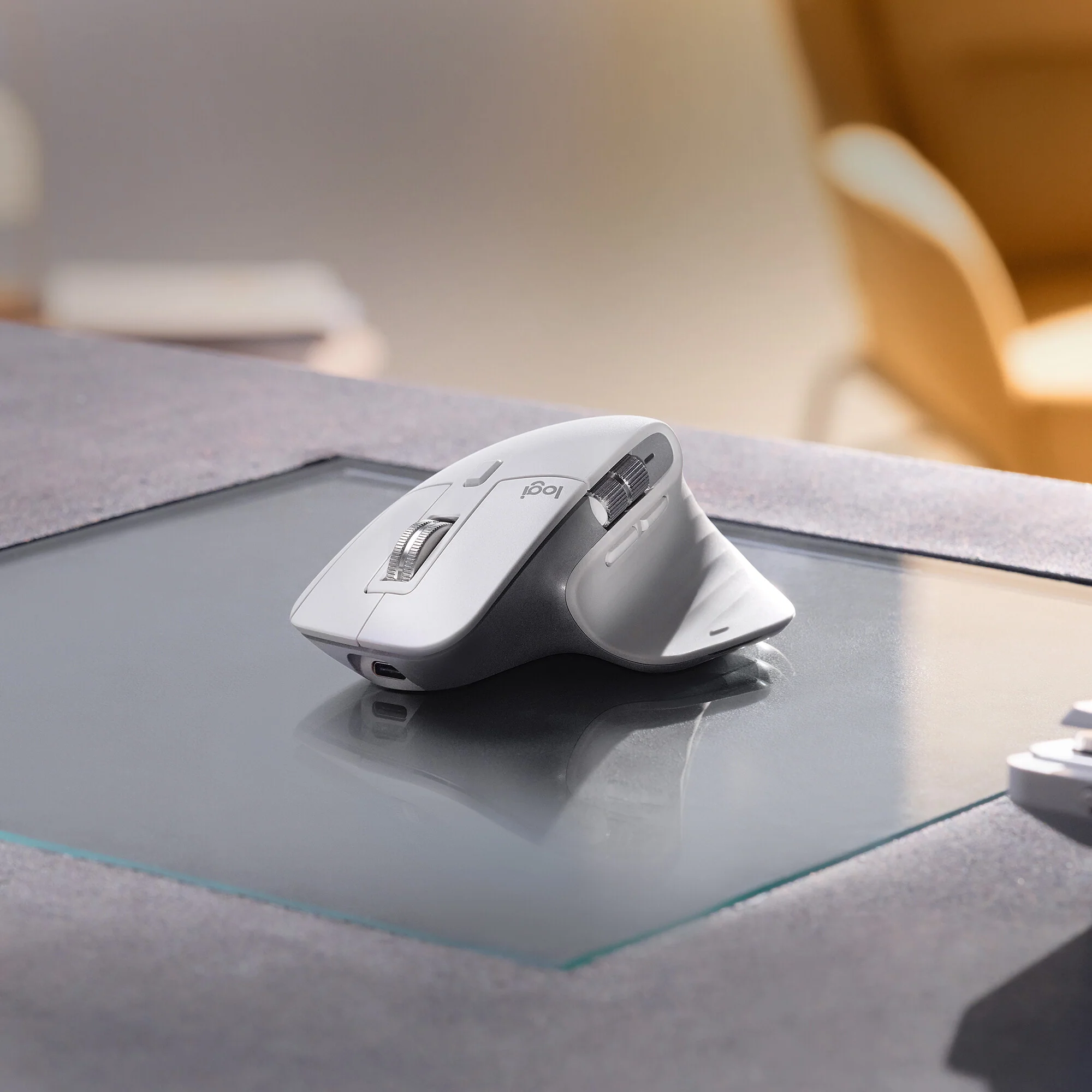 Logitech MX Master 3S - Wireless Bluetooth Mouse in Silver / White for Mac - 8,000 DPI - Image 5