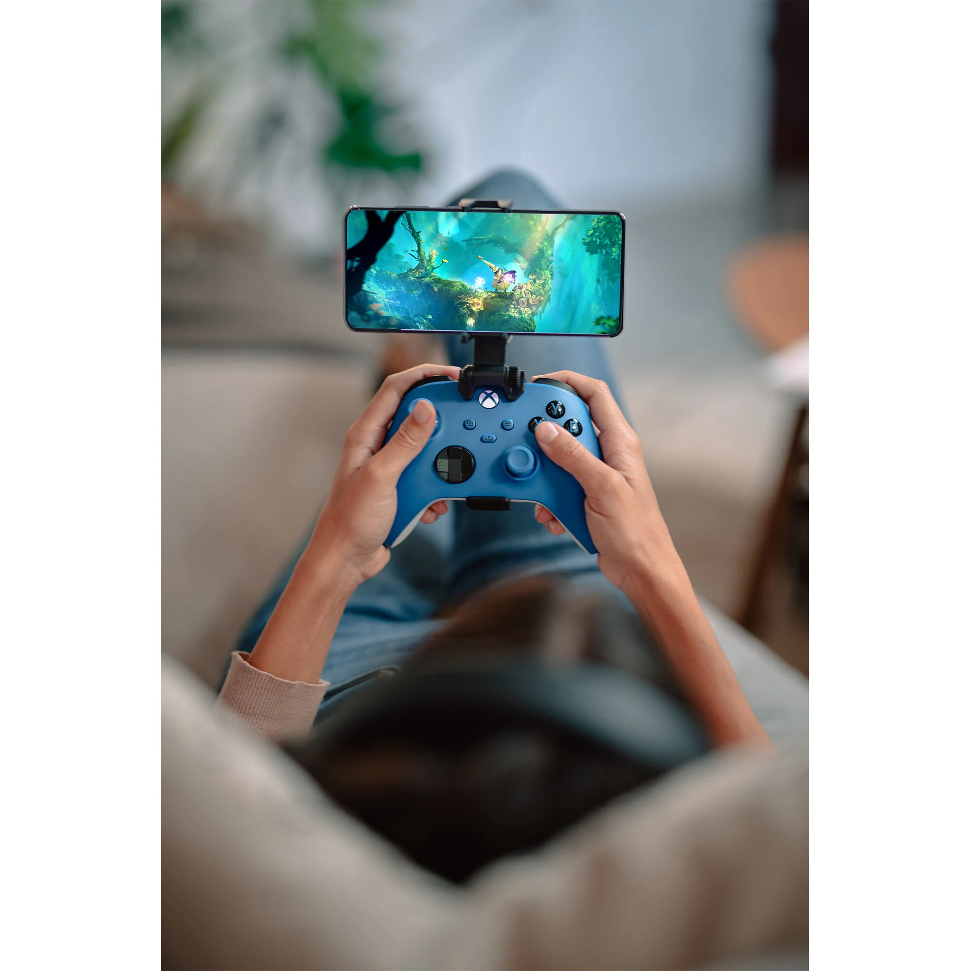 Microsoft Xbox Wireless Controller in Blue / White - Image 13