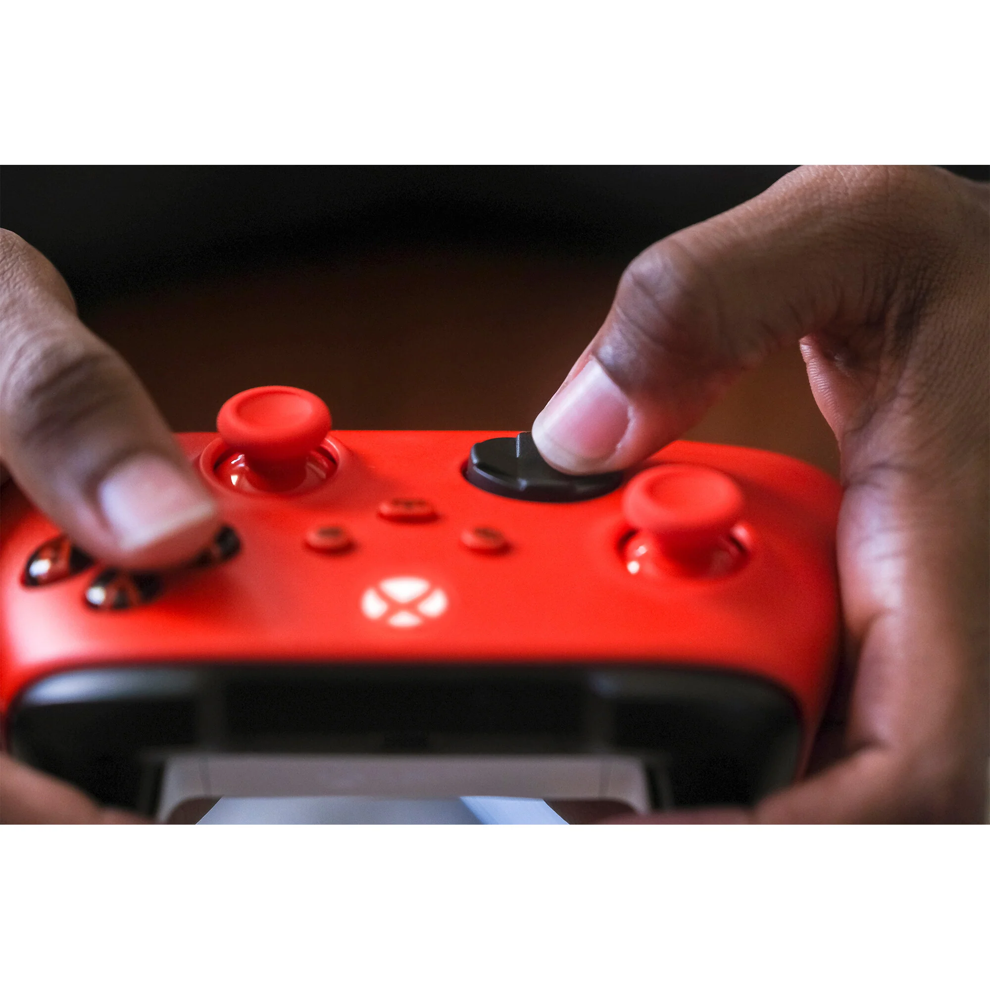 Microsoft Xbox Wireless Controller in Red - Image 30