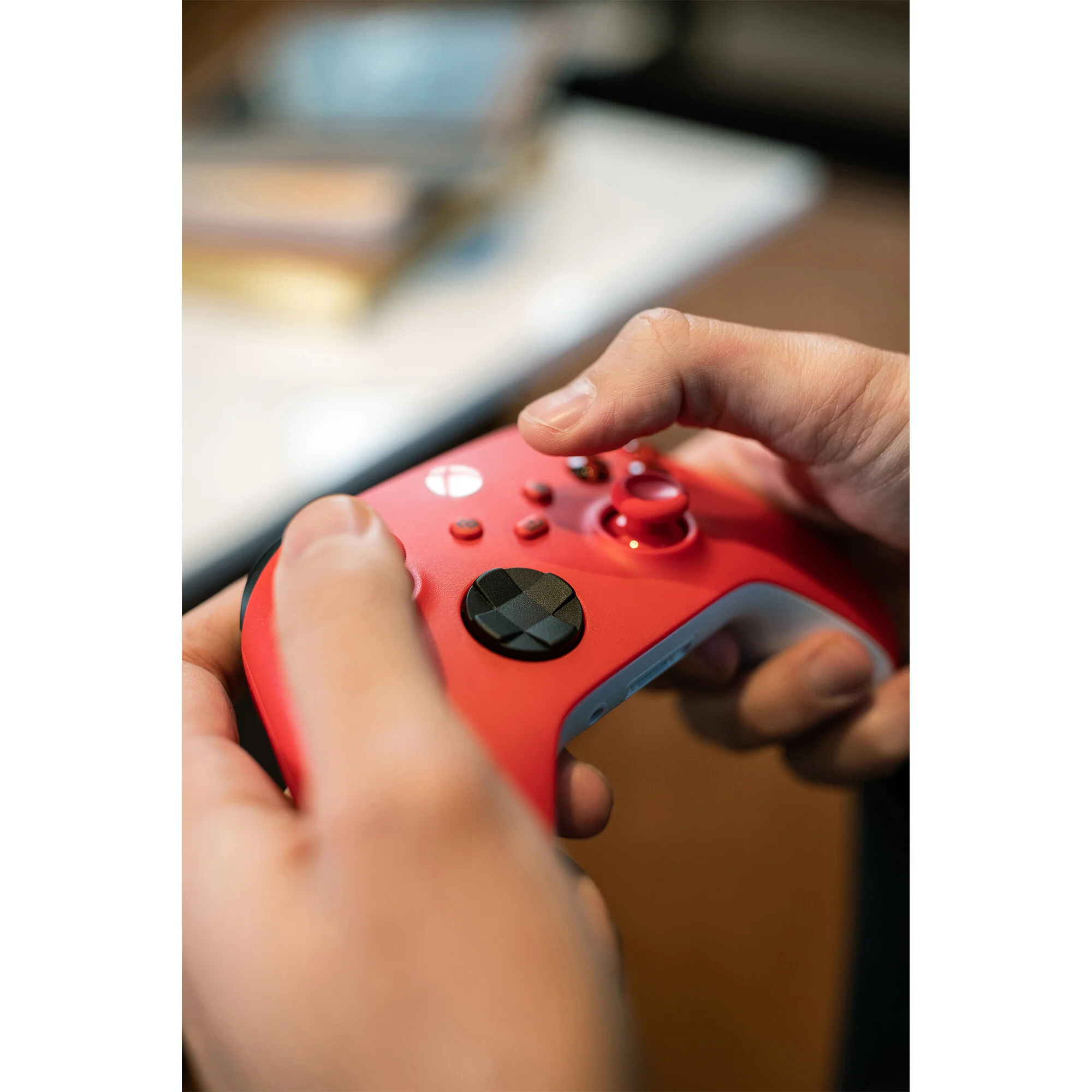 Microsoft Xbox Wireless Controller in Red - Image 8