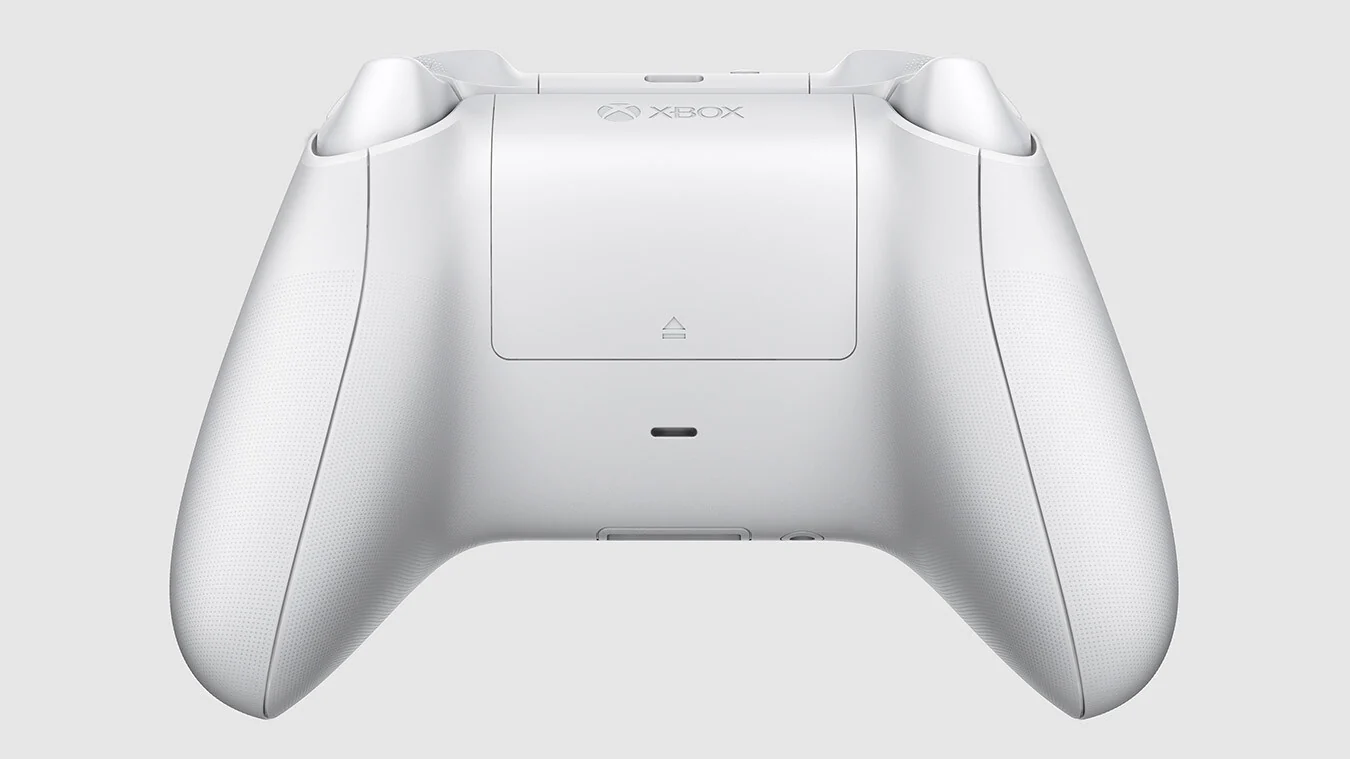 Microsoft Xbox Wireless Controller in White - Image 4