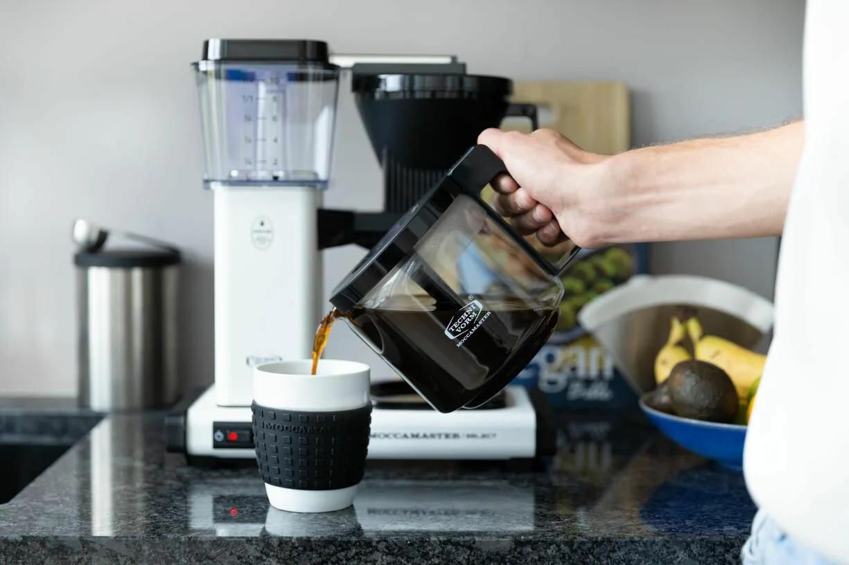 Moccamaster KBG Select coffee maker in Matt White - Image 6
