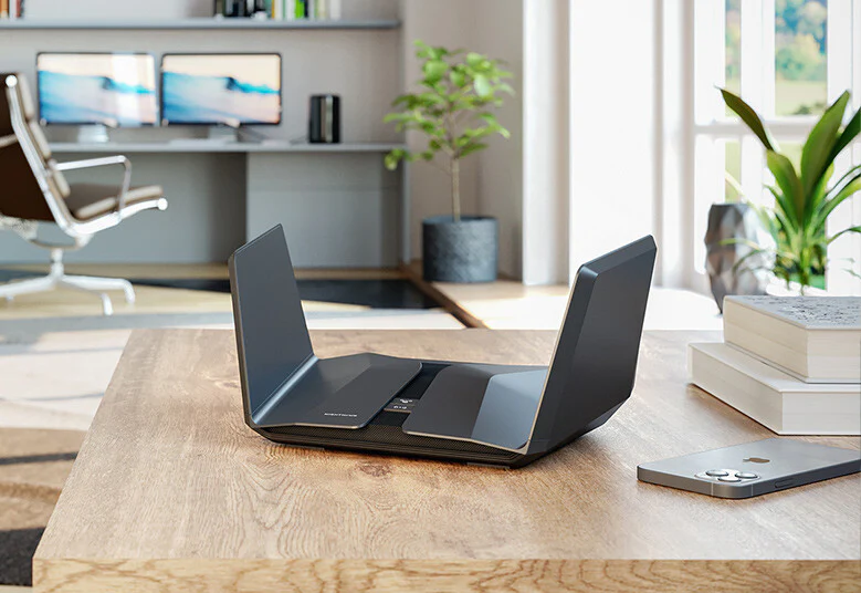 NETGEAR Nighthawk RAXE500 - Gigabit Ethernet Tri-band (2.4 GHz / 5 GHz / 6 GHz) wireless router in Black - Image 9