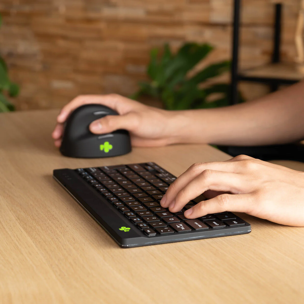 R-Go Tools Compact Break R-Go keyboard, QWERTY (UK), bluetooth, black - Image 6