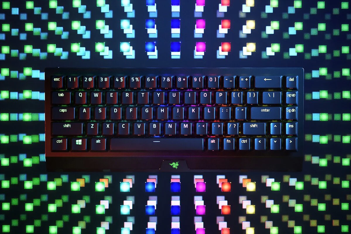 Razer BlackWidow V3 Mini HyperSpeed - USB Wired + RF Wireless + Bluetooth RGB Mechanical Keyboard in Black (QWERTY UK) - Image 5