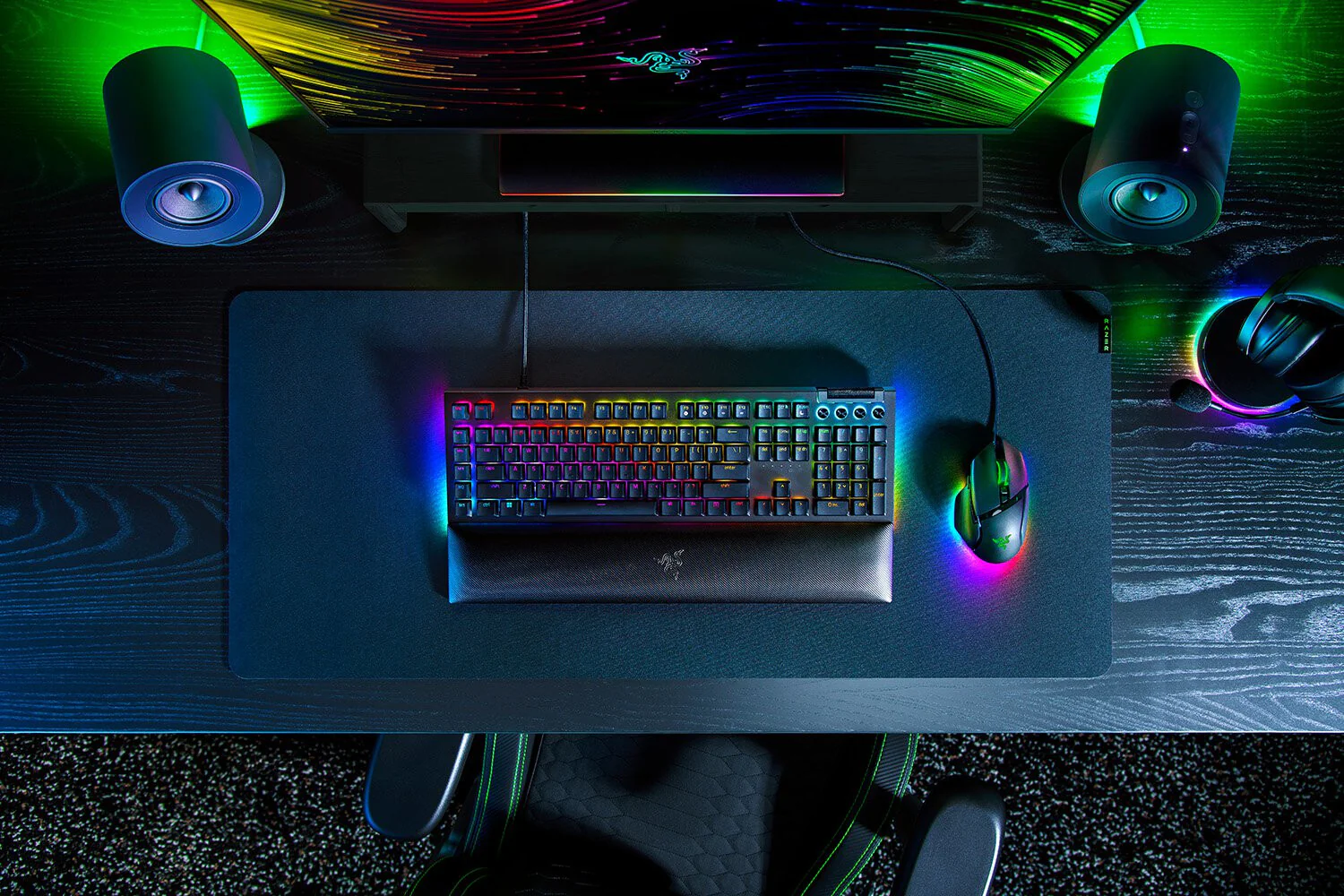 Razer BlackWidow V4 - USB Wired RGB Mechanical Gaming Keyboard in Black (QWERTY UK) - Image 2