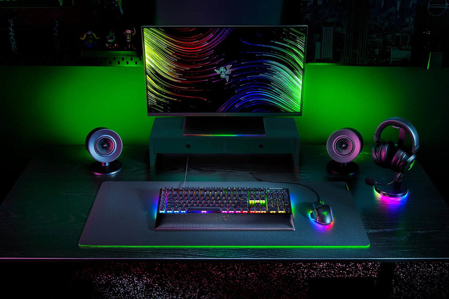 Razer BlackWidow V4 - USB Wired RGB Mechanical Gaming Keyboard in Black (QWERTY UK) - Image 3
