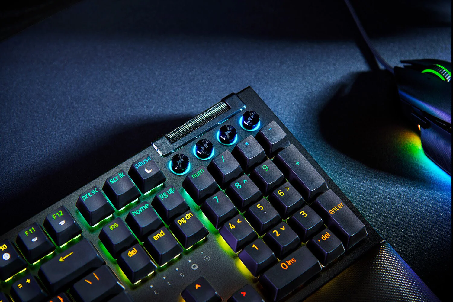 Razer BlackWidow V4 - USB Wired RGB Mechanical Gaming Keyboard in Black (QWERTY UK) - Image 6