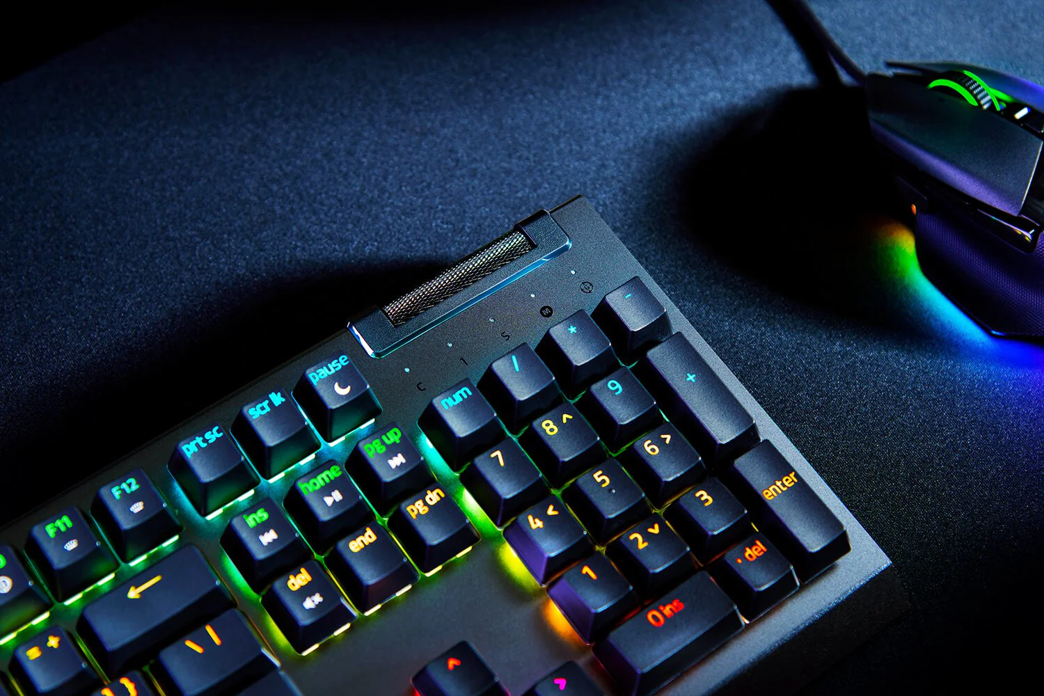 Razer BlackWidow V4 X - USB Wired RGB Mechanical Gaming keyboard in Black (QWERTY UK) - Image 5