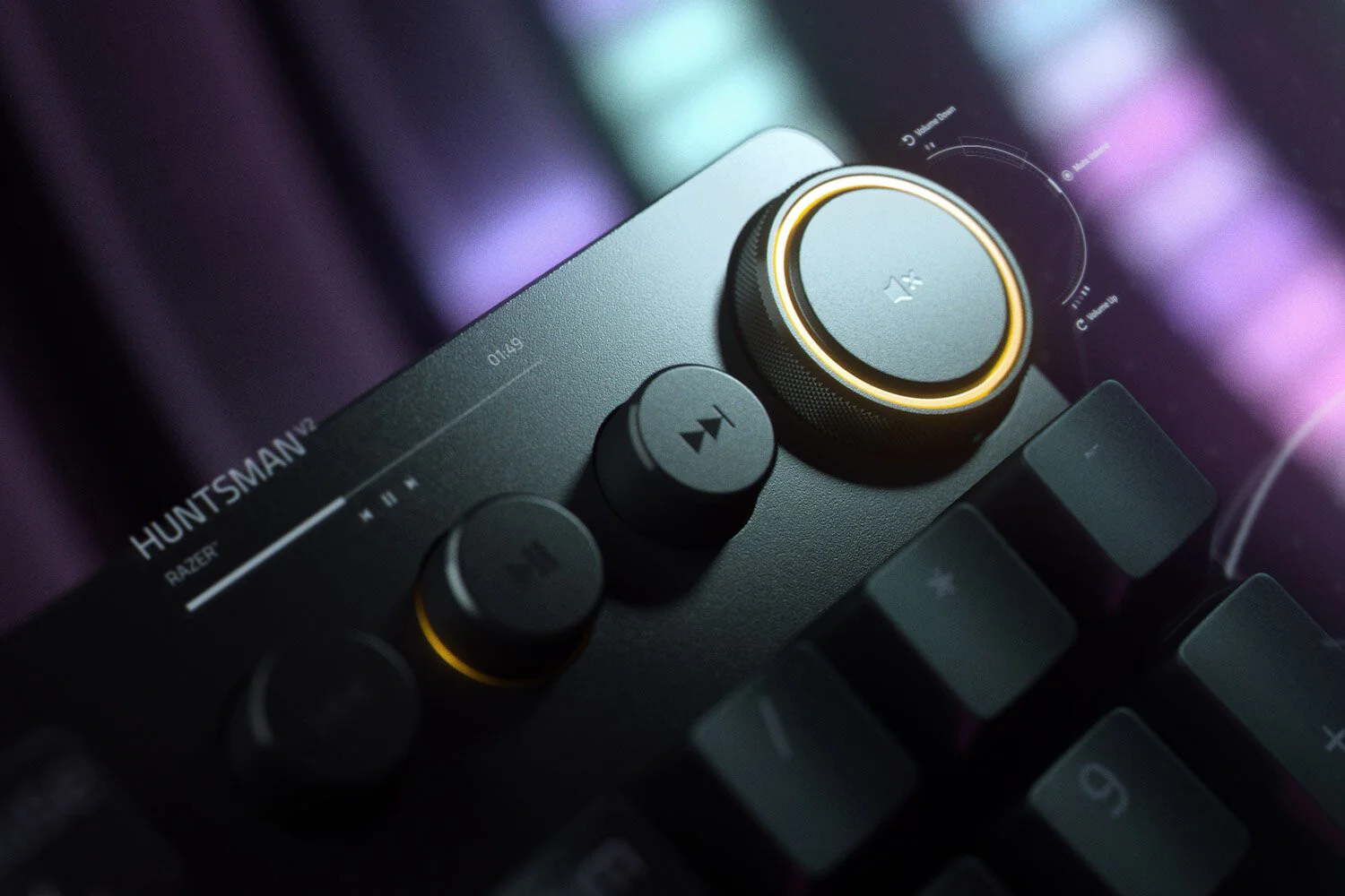 Razer Huntsman V2 -  USB Wired RGB Opto-Mechanical Gaming Keyboard in Black (QWERTY UK) - Image 4