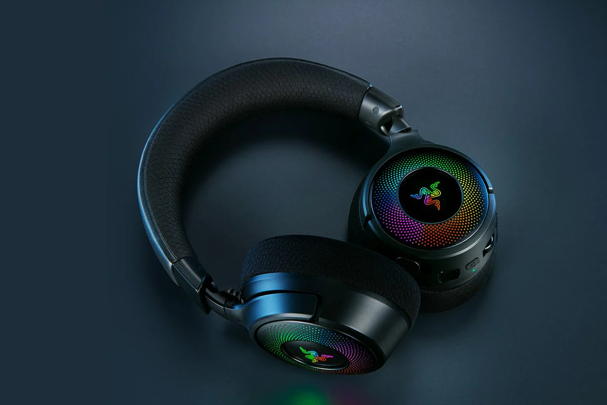 Razer Kraken V4 X - USB Type-C / USB Type-A Wired Gaming Headset in Black - Image 3