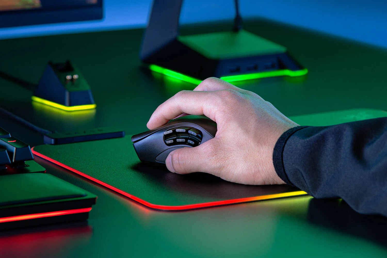 Razer Naga Pro - RF Wireless Optical Mouse in Black - 20,000 DPI - Image 7