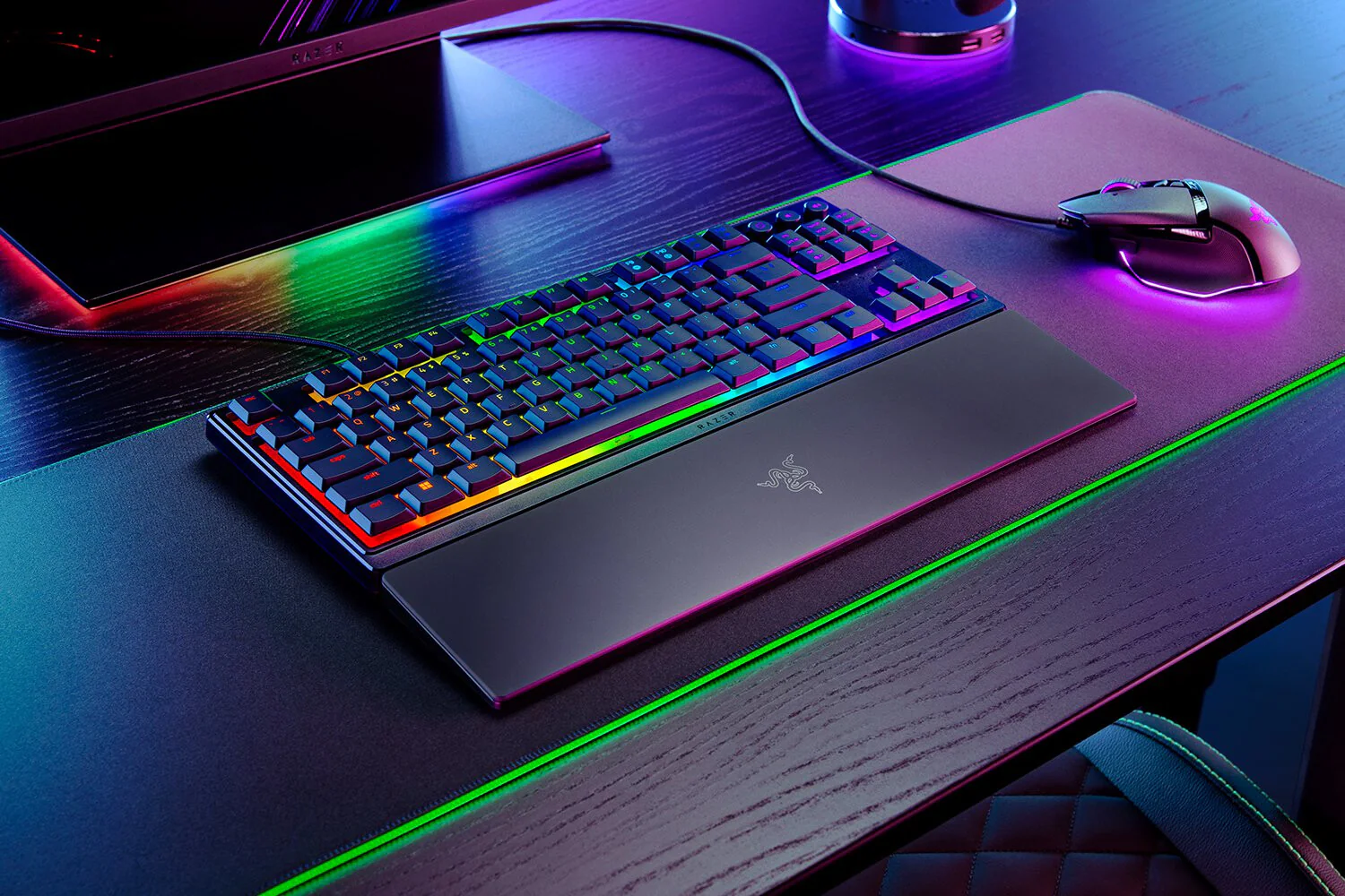 Razer Ornata V3 Tenkeyless - USB Wired RGB Mecha-membrane Gaming Keyboard in Black (QWERTY UK) - Image 5