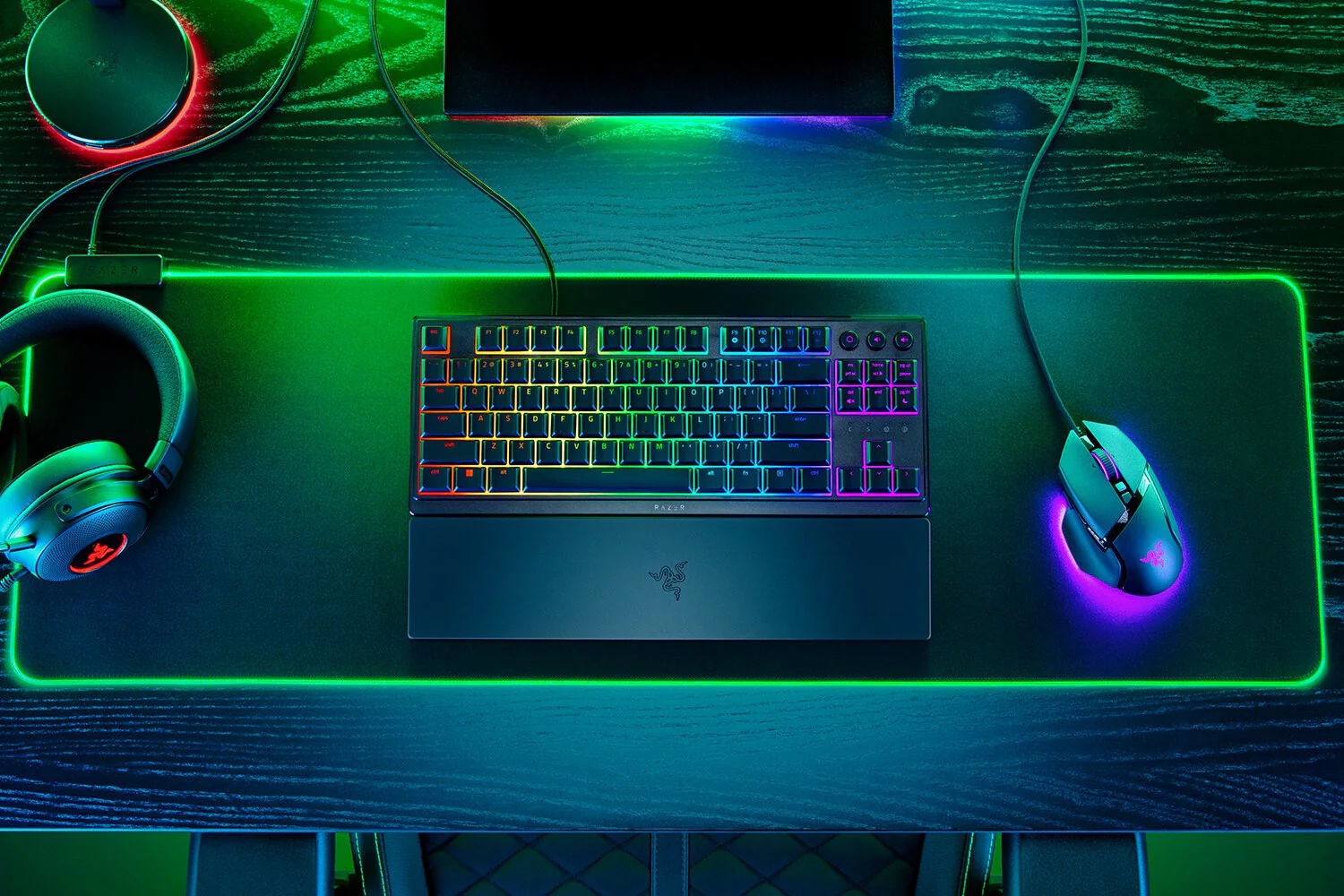 Razer Ornata V3 Tenkeyless - USB Wired RGB Mecha-membrane Gaming Keyboard in Black (QWERTY UK) - Image 6