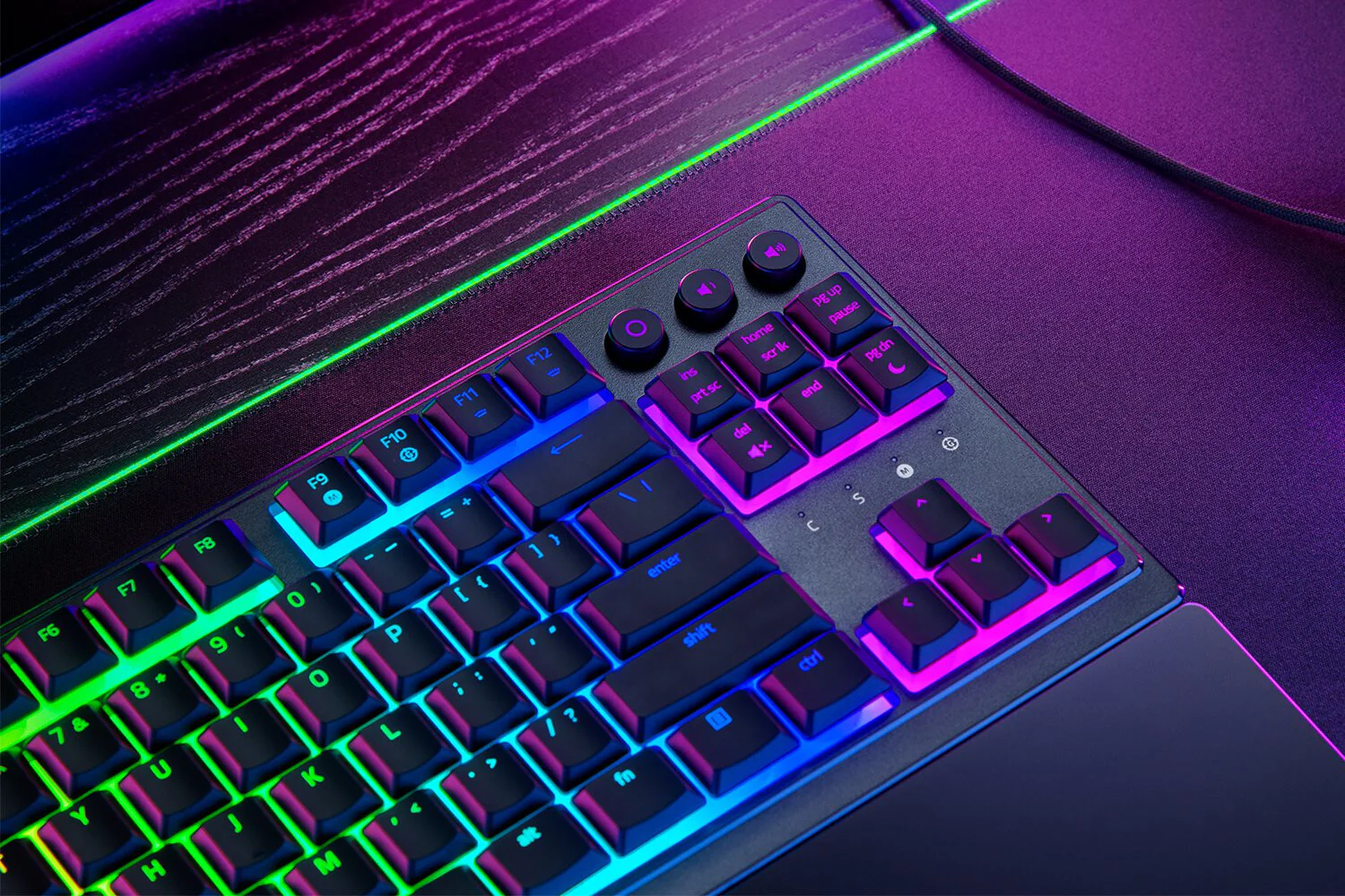 Razer Ornata V3 Tenkeyless - USB Wired RGB Mecha-membrane Gaming Keyboard in Black (QWERTY UK) - Image 8