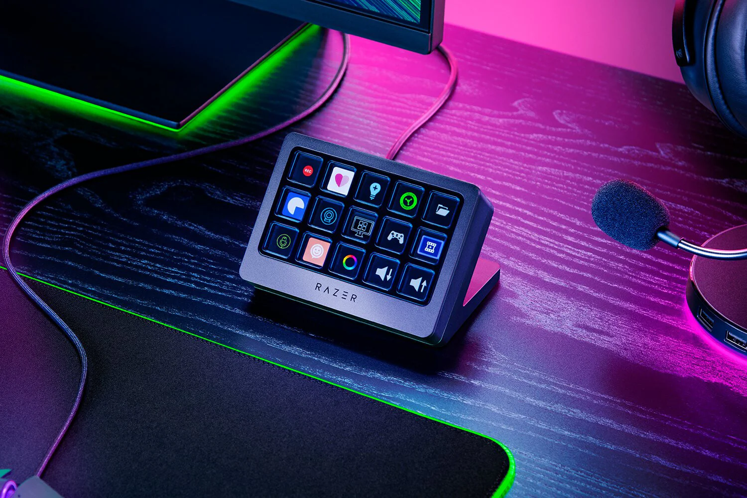 Razer Stream Controller X in Black - Image 4