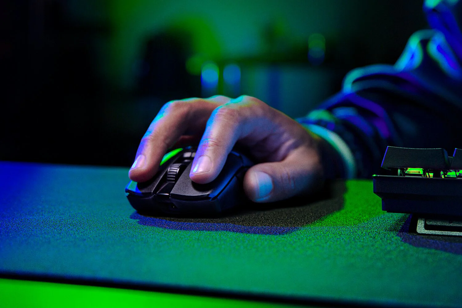 Razer Viper V2 Pro - RF Wireless + USB Type-C Optical Mouse - 30,000 DPI - Image 6