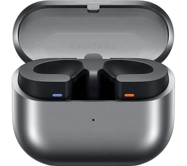 Samsung Galaxy Buds3 in Silver - Image 5