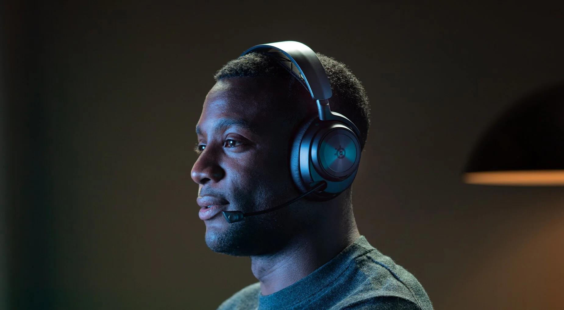 Steelseries Arctis Nova Pro - Wireless Bluetooth Gaming Headset in Black - Image 7