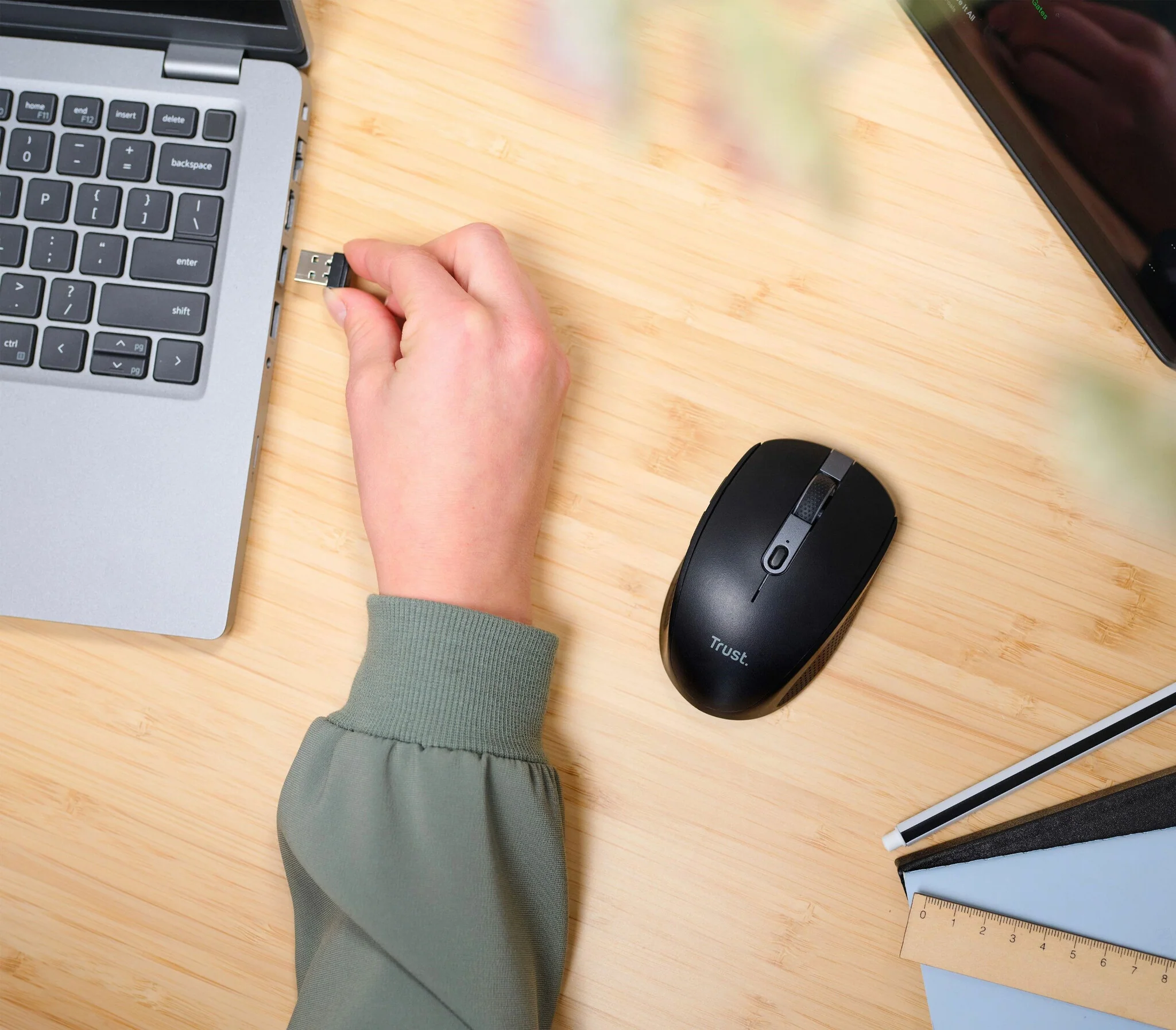 Trust Ozaa - RF Wireless + Bluetooth Optical Mouse - 3,200 DPI - Image 7